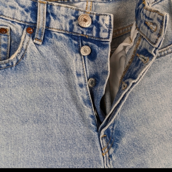 Like New - Zara Button Fly Jeans Size 4/36 - Picture 6 of 6